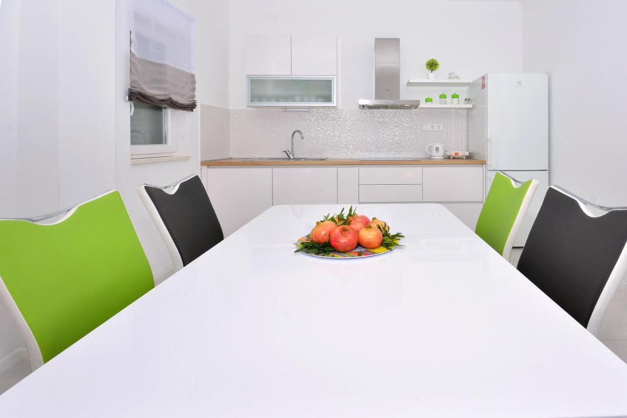 פודסטראנה Seas The Day Apartments מראה חיצוני תמונה