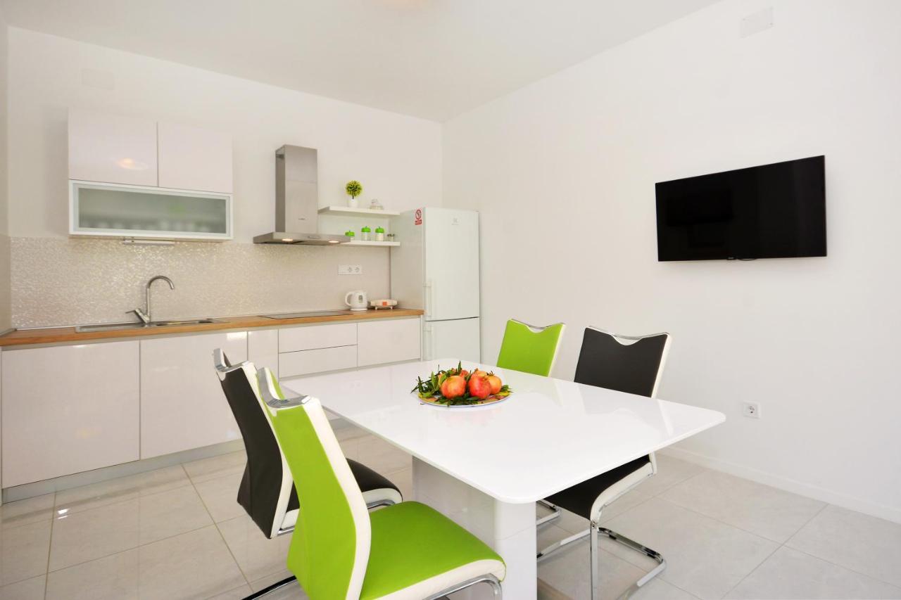 פודסטראנה Seas The Day Apartments מראה חיצוני תמונה