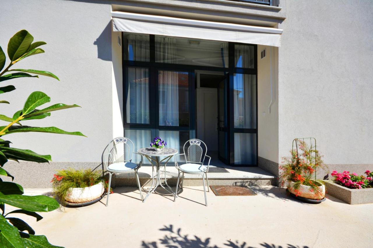 פודסטראנה Seas The Day Apartments מראה חיצוני תמונה