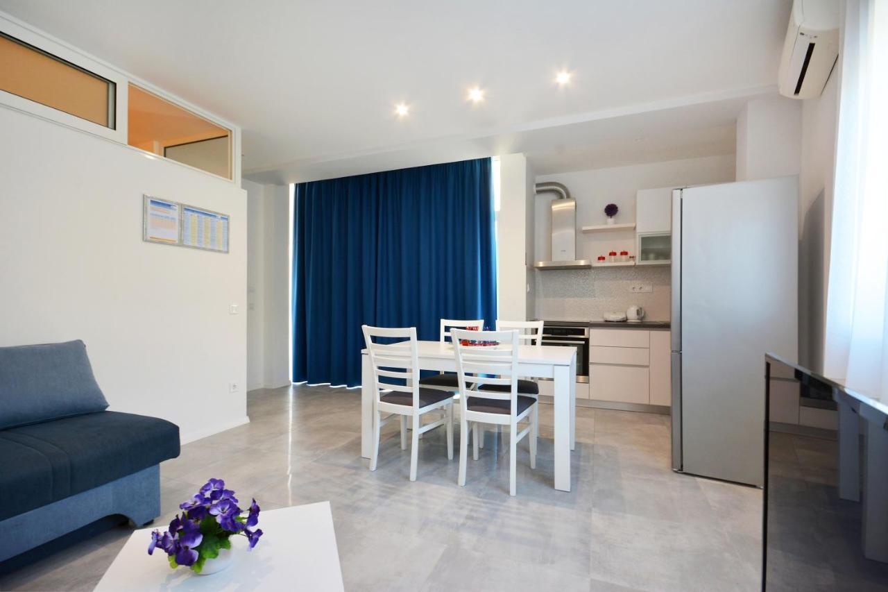פודסטראנה Seas The Day Apartments מראה חיצוני תמונה