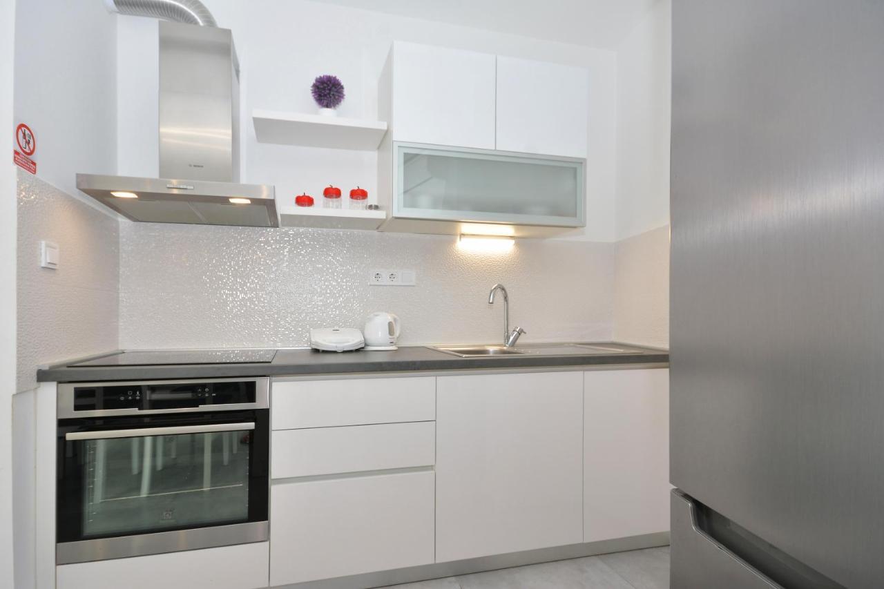 פודסטראנה Seas The Day Apartments מראה חיצוני תמונה